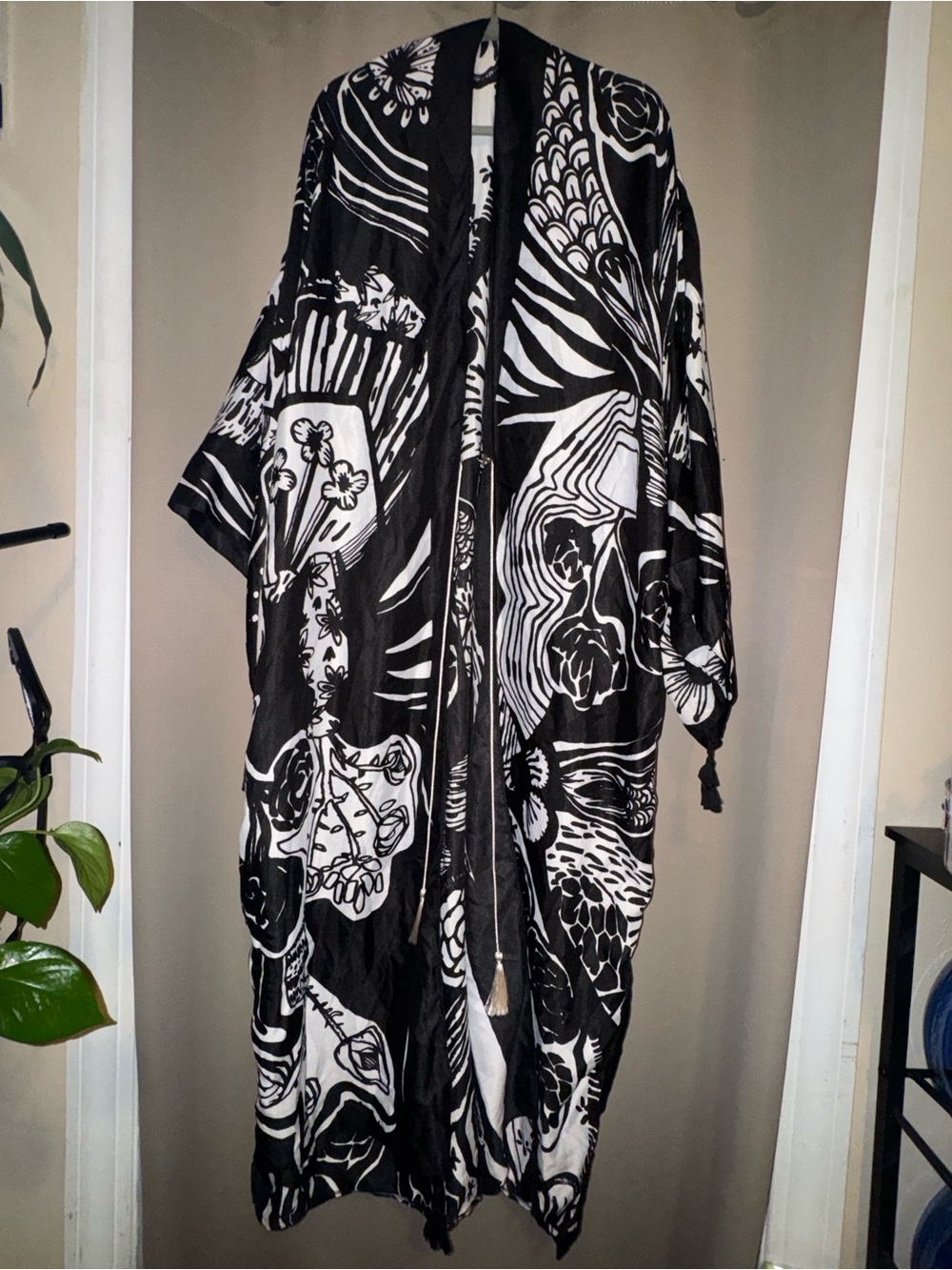 Black & White Printed Kimono Duster - Women